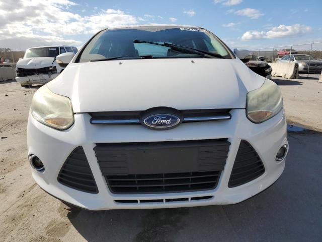 Sedans FORD FOCUS 2013 White