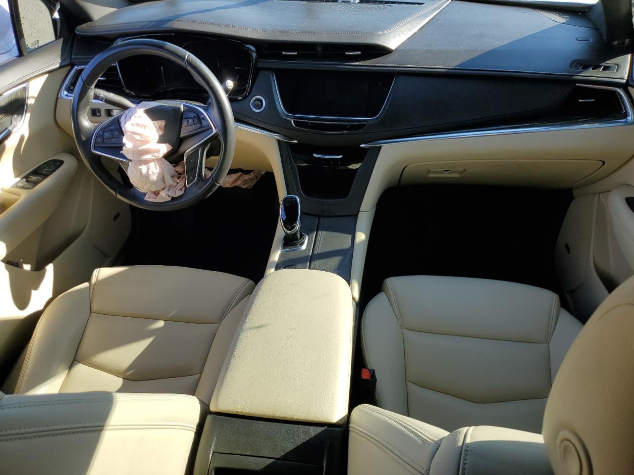 2018 Cadillac XT5 - Image 8