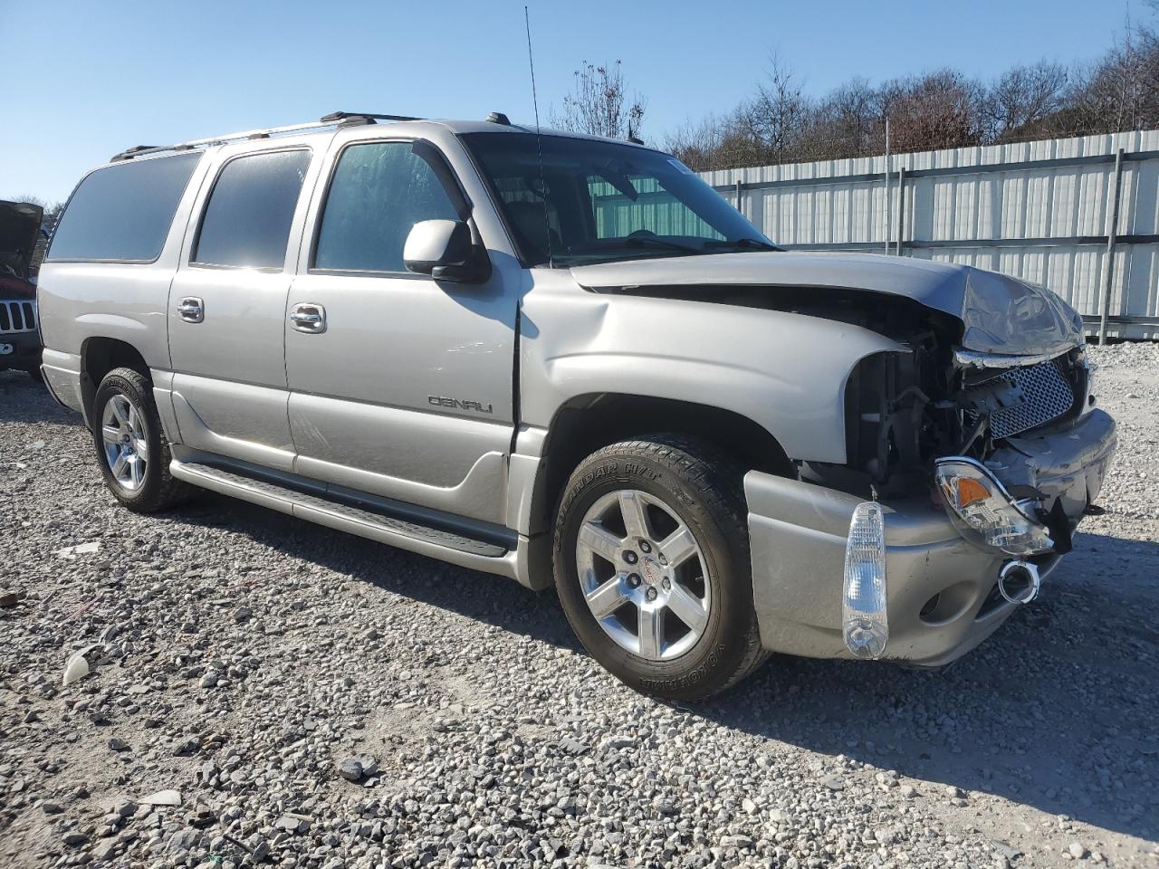 2004 GMC Yukon - Image 4