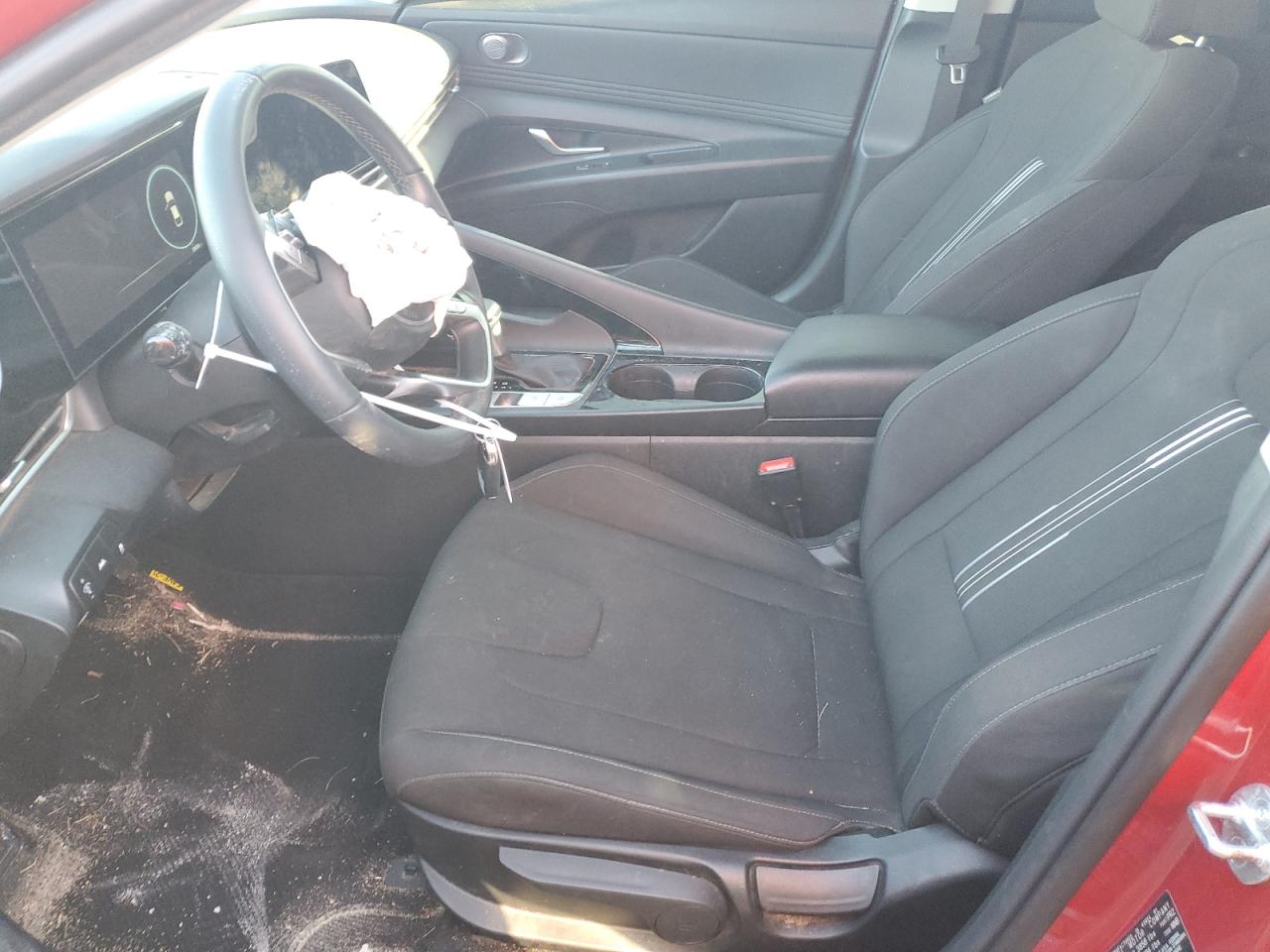 2023 Hyundai Elantra - Image 7