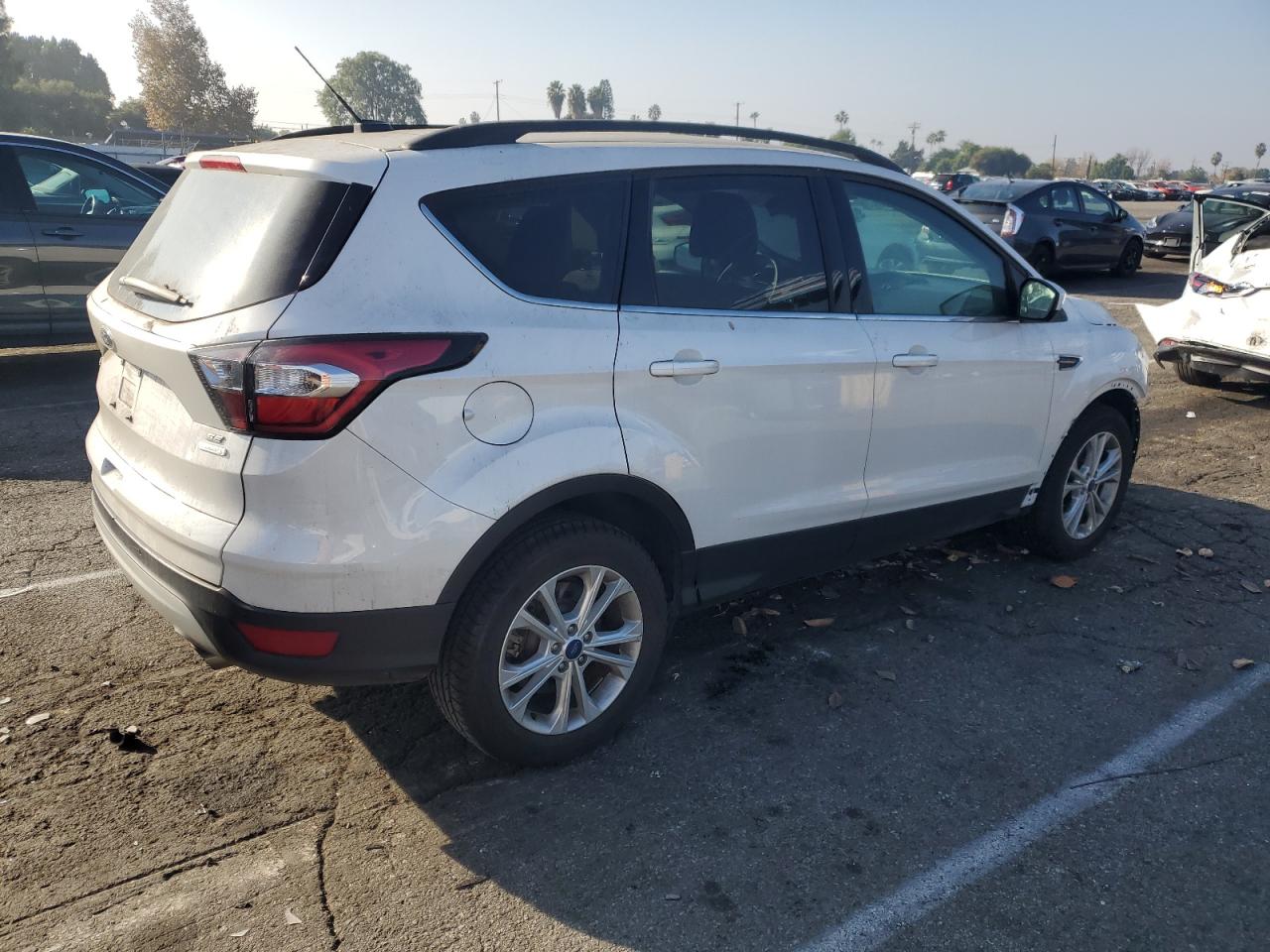 VIN 1FMCU0GD7HUB43280 2017 FORD ESCAPE no.3