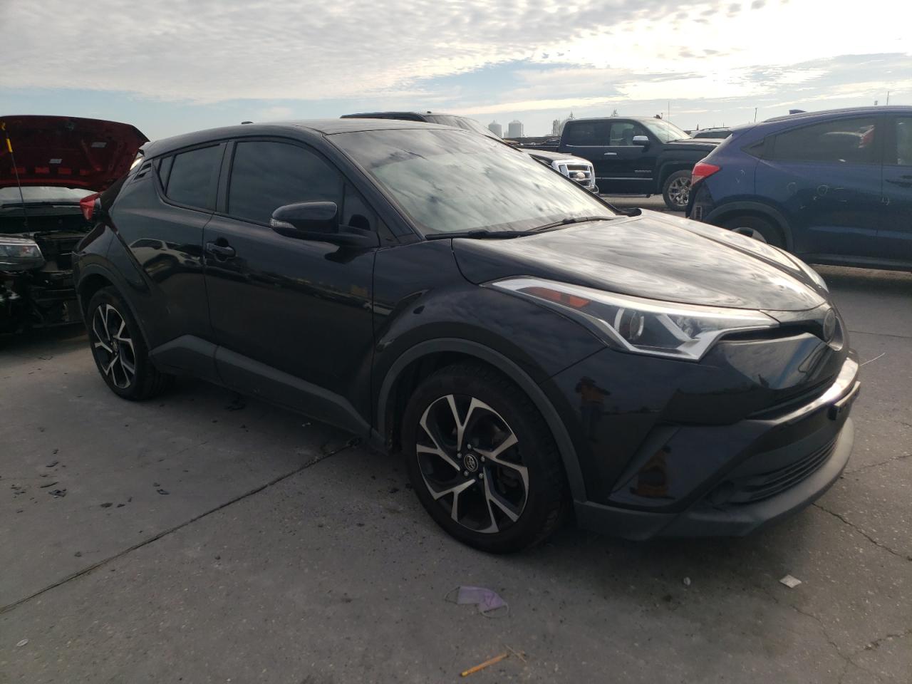 VIN NMTKHMBX8KR100123 2019 TOYOTA C-HR no.4