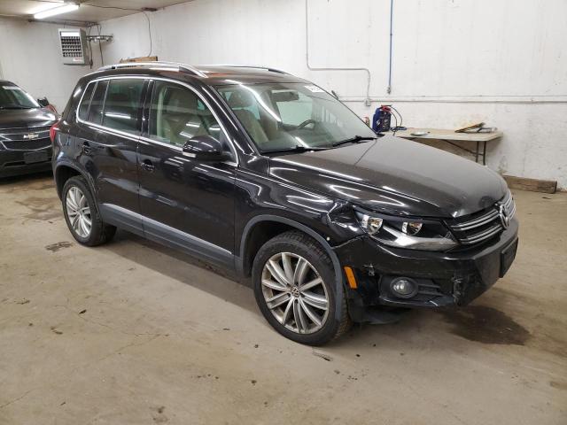  VOLKSWAGEN TIGUAN 2015 Черный