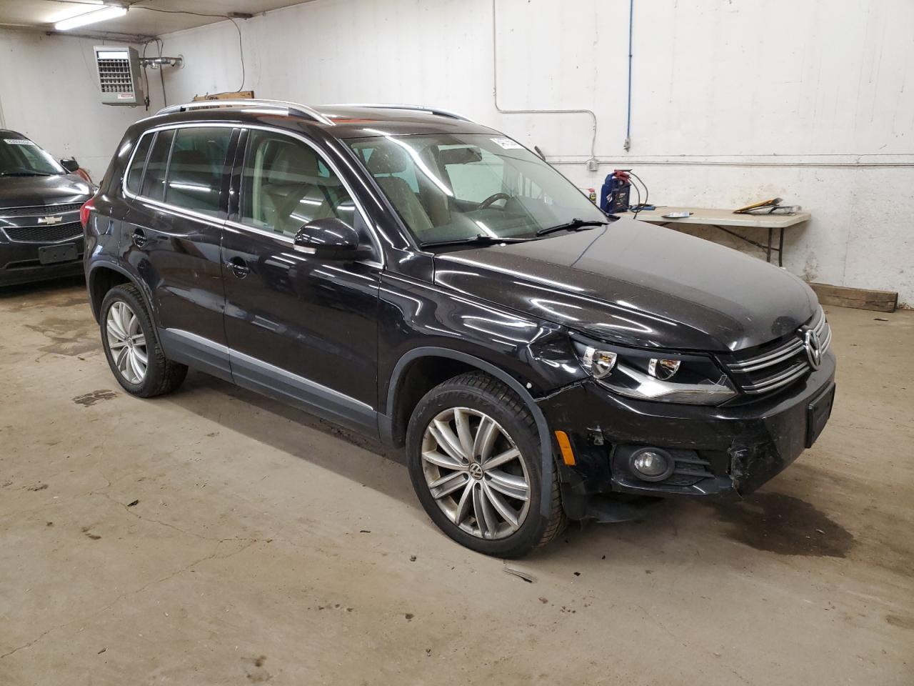 2015 Volkswagen Tiguan - Image 4