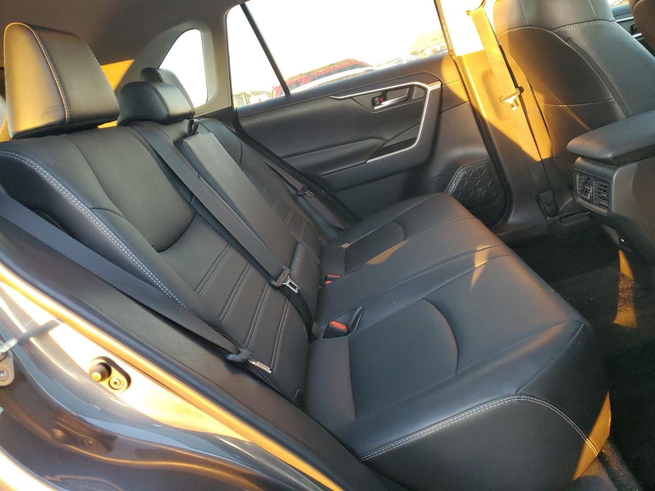 2021 Toyota RAV 4 - Image 11