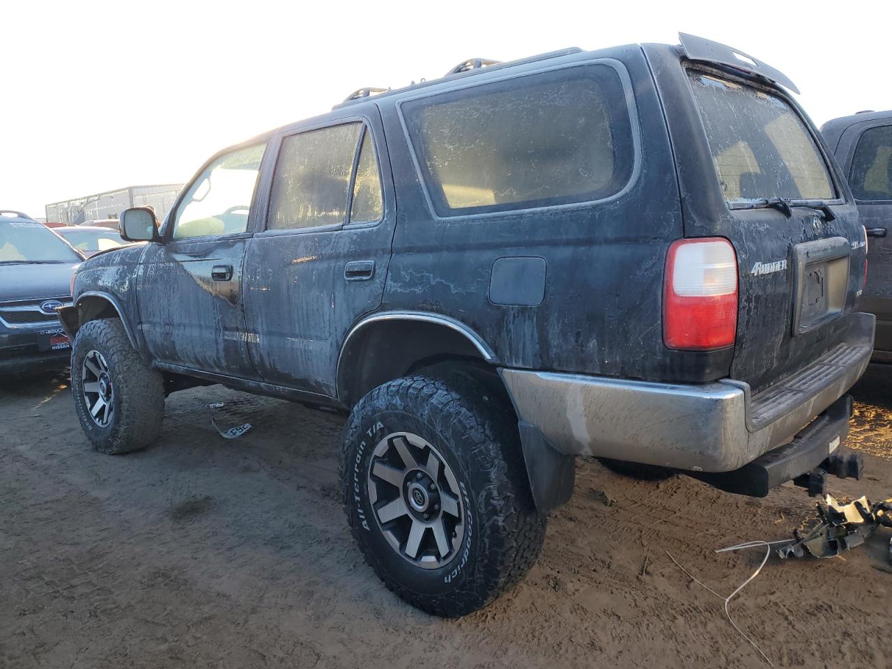 2001 Toyota 4Runner - Image 2