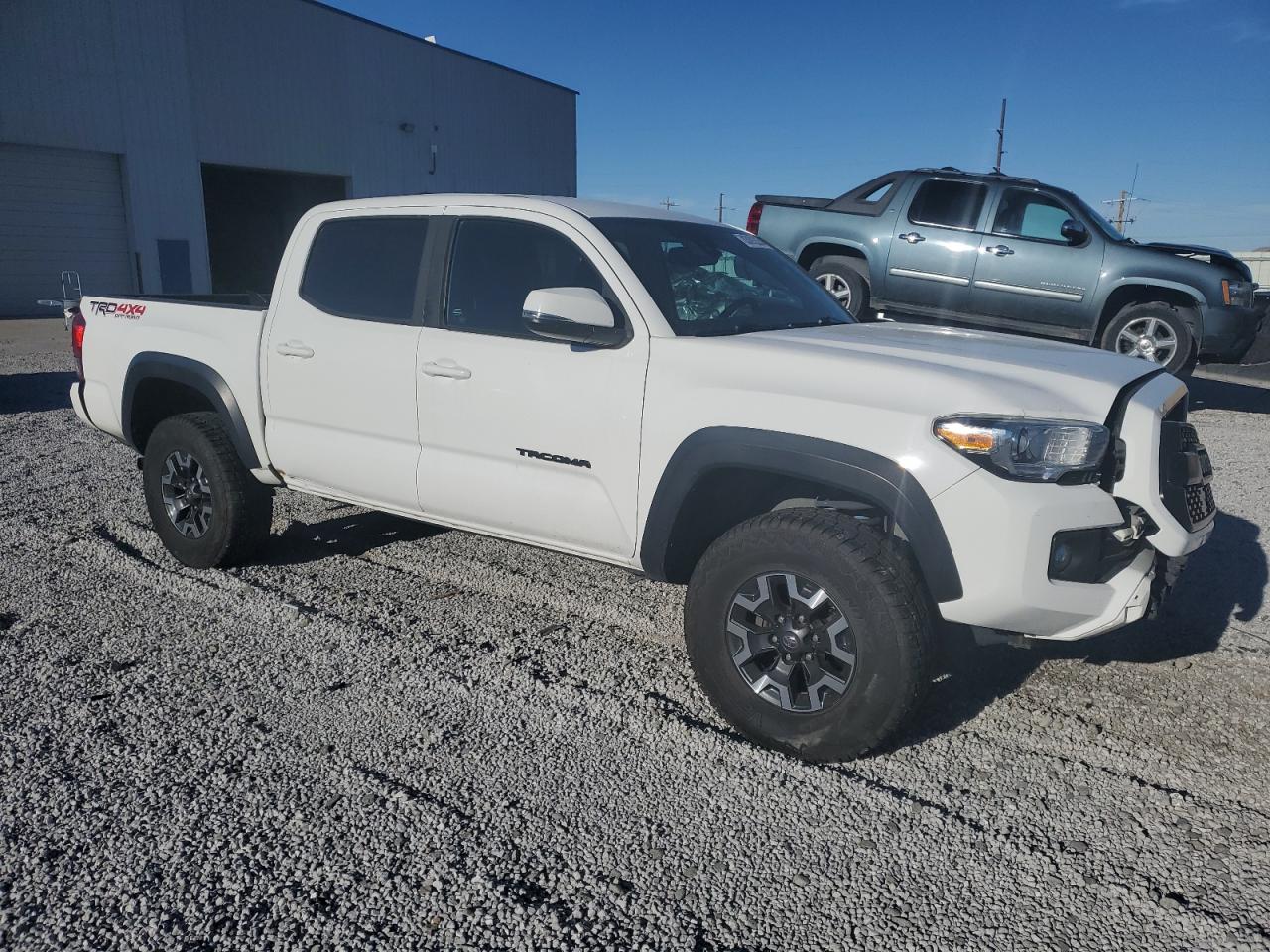 VIN 3TMCZ5AN8KM227365 2019 TOYOTA TACOMA no.4