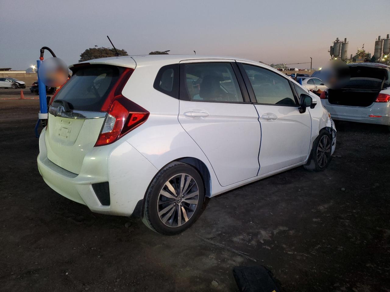 VIN 3HGGK5H83FM723154 2015 HONDA FIT no.3