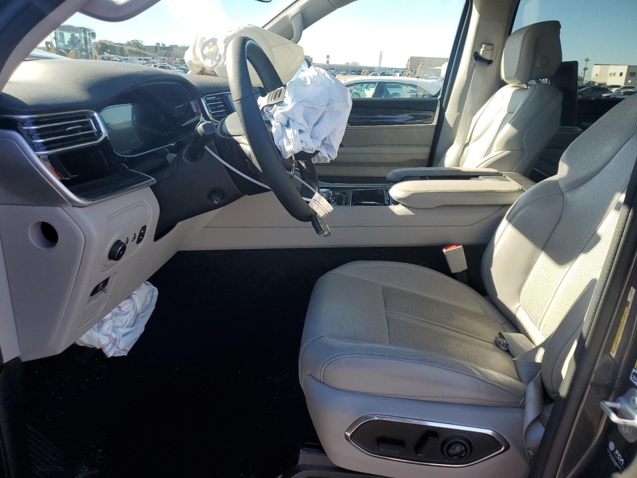 2022 Jeep Grand Wagoneer - Image 7
