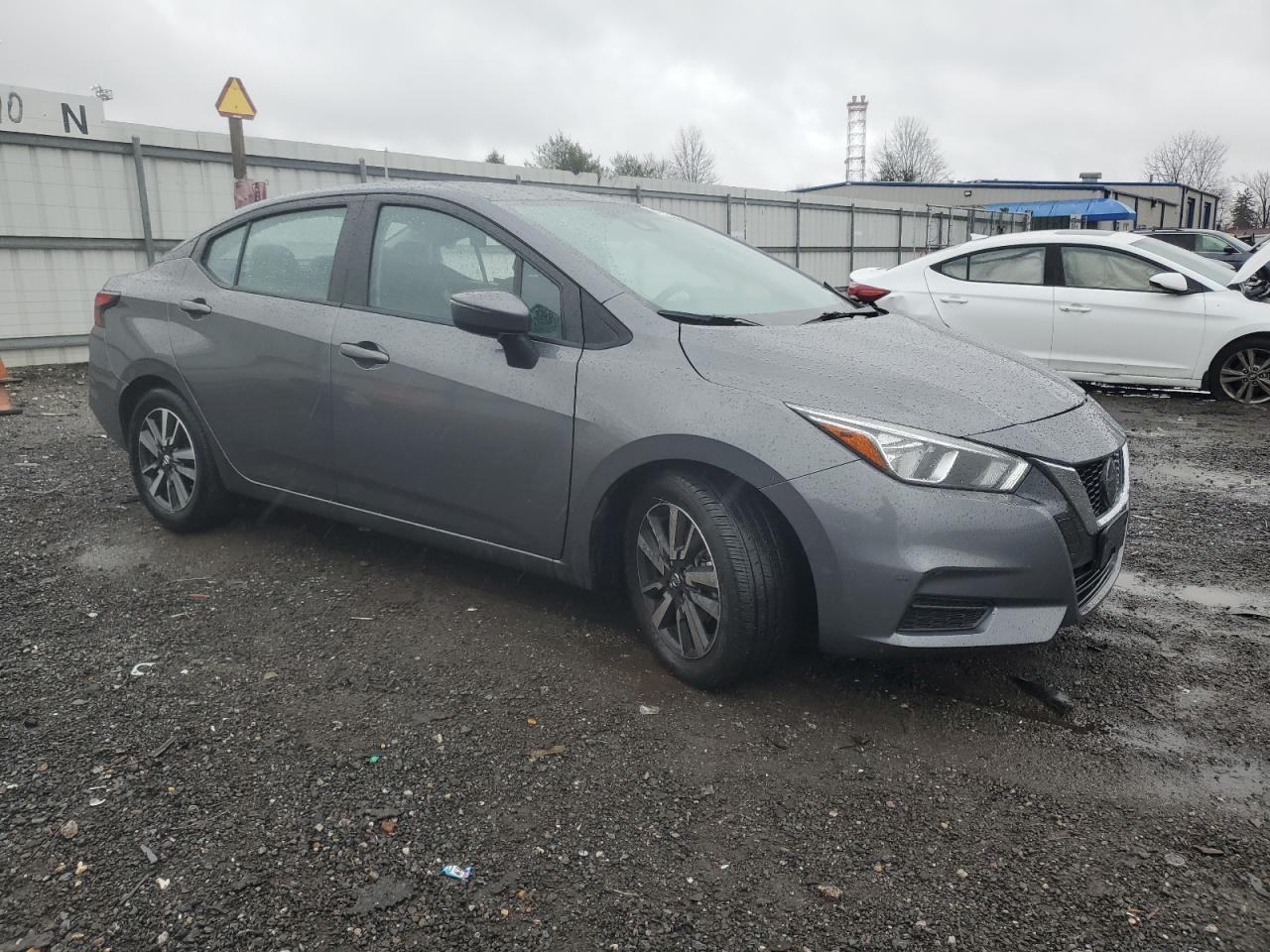 2021 Nissan Versa - Image 4