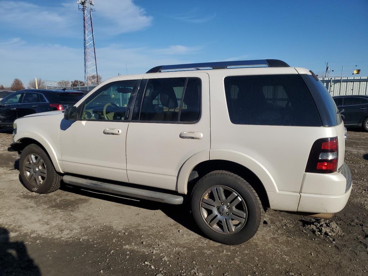 2010 Ford Explorer - Image 2