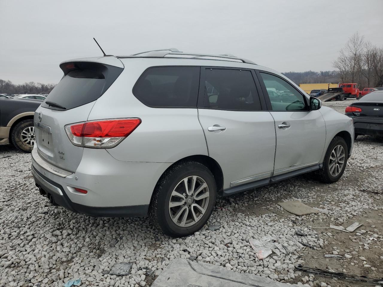 VIN 5N1AR2MM8DC610103 2013 NISSAN PATHFINDER no.3