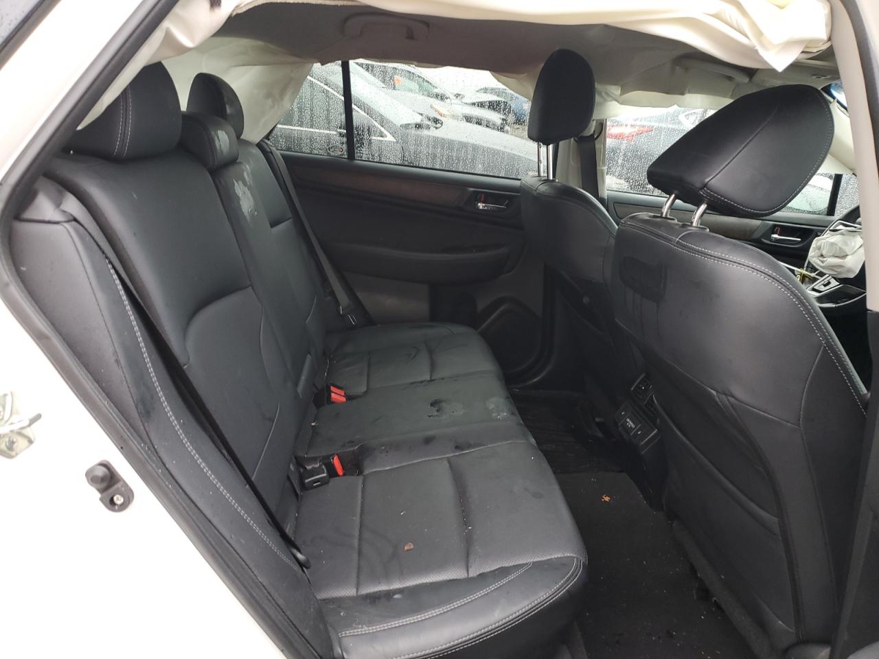 2018 Subaru Outback - Image 10