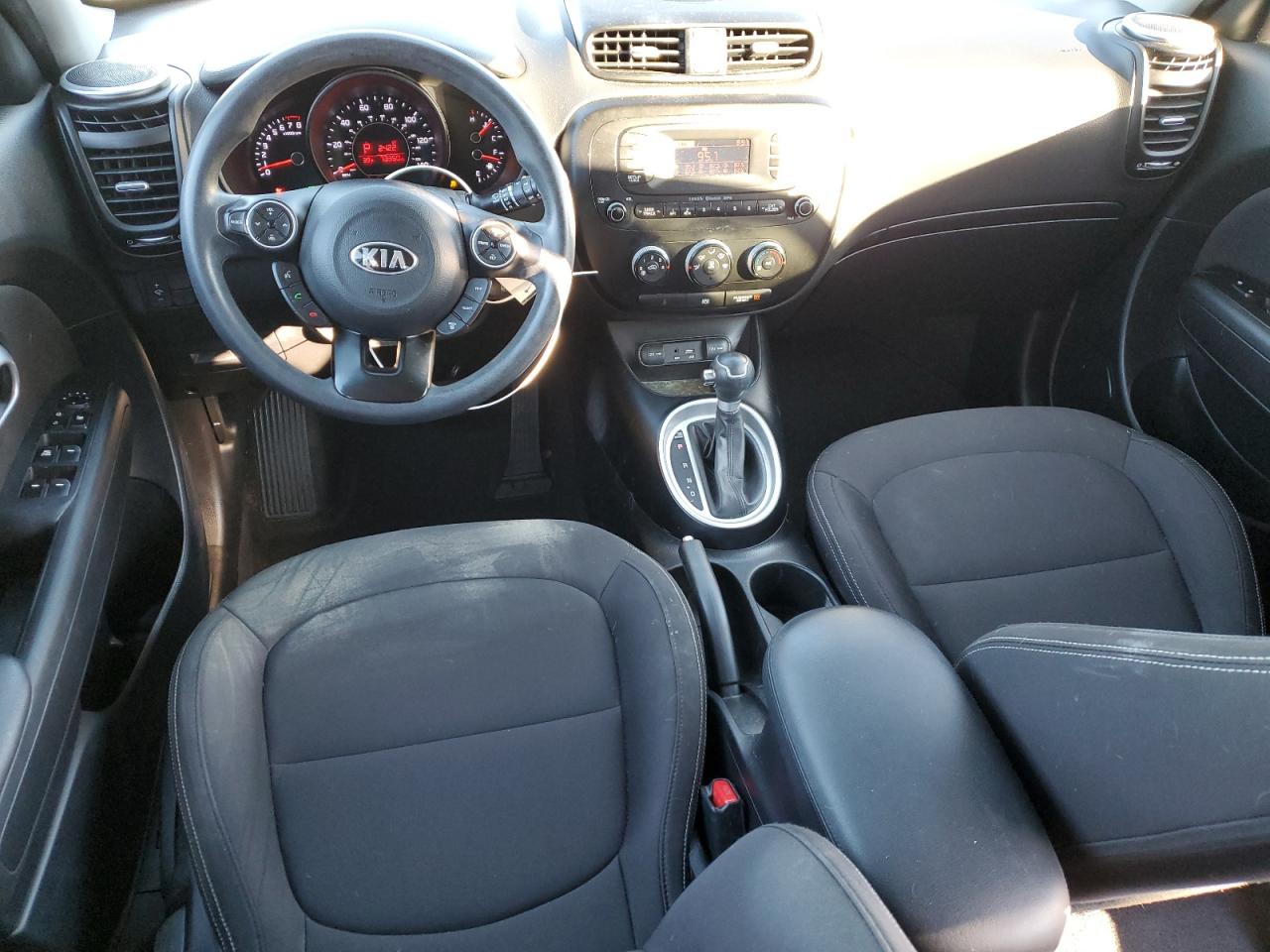 VIN KNDJN2A21G7831428 2016 KIA SOUL no.8