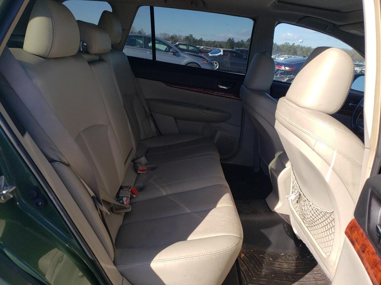 2012 Subaru Outback - Image 11