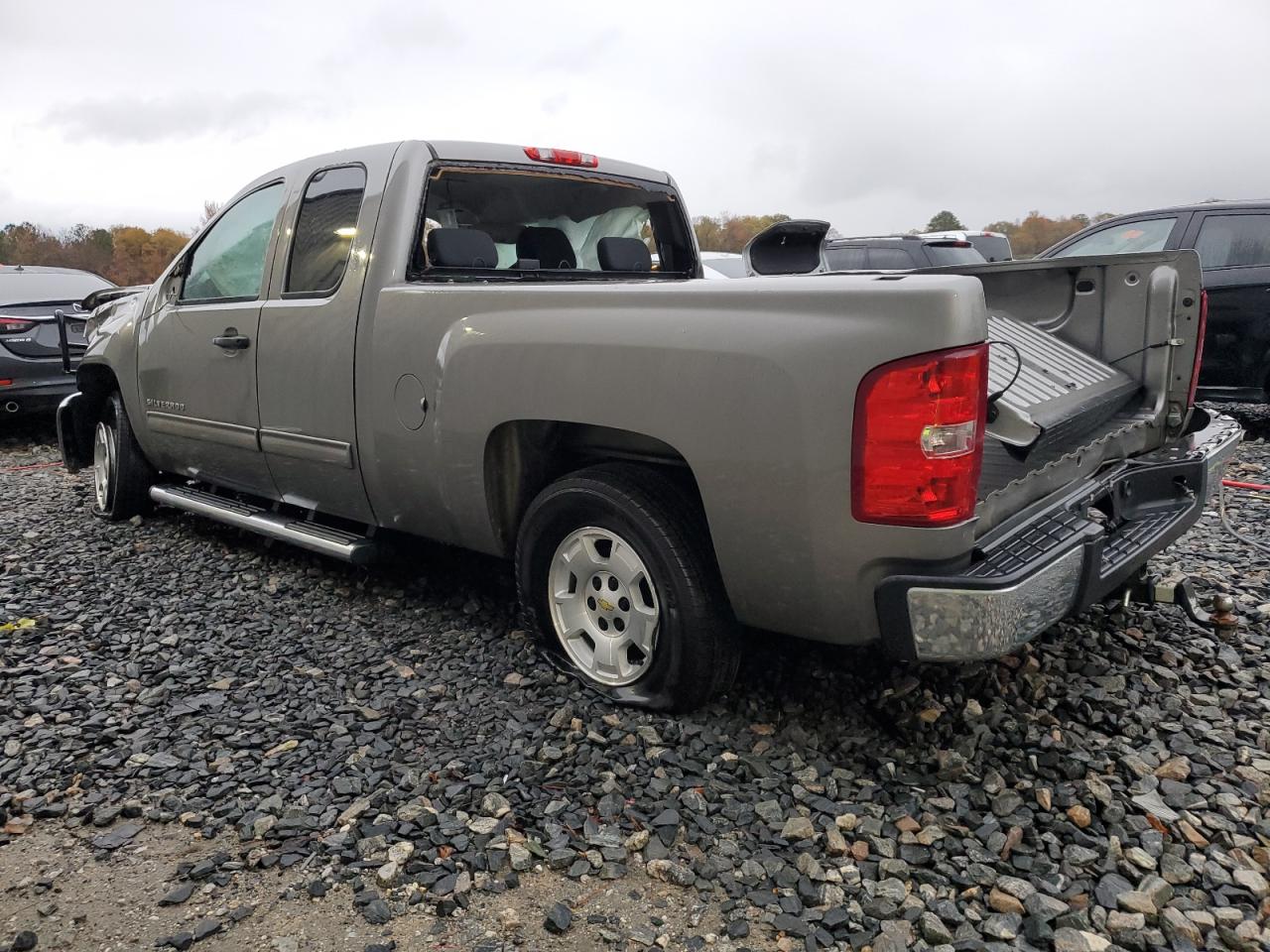 2013 Chevrolet Silverado - Image 2