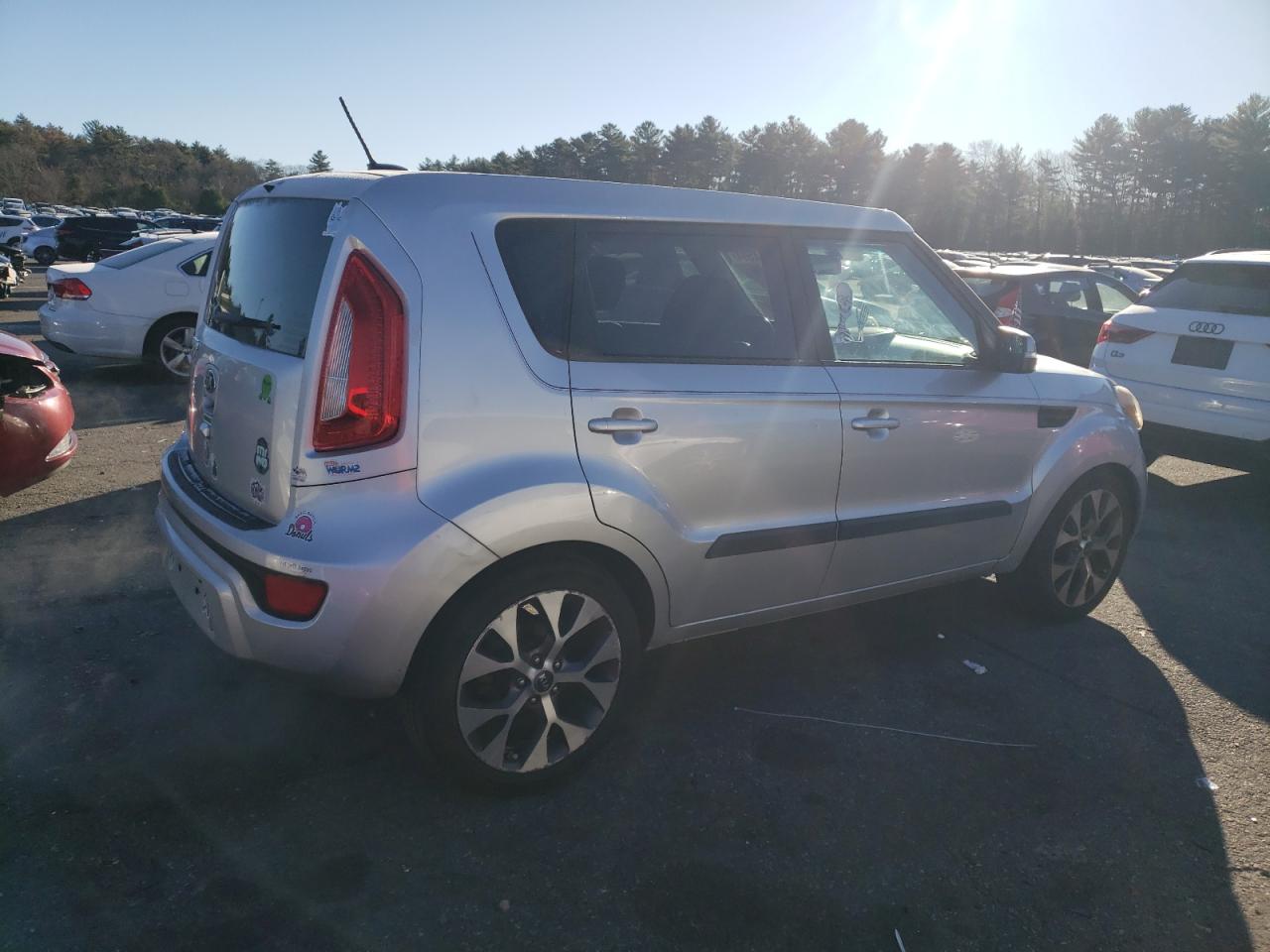 VIN KNDJT2A67D7519683 2013 KIA SOUL no.3