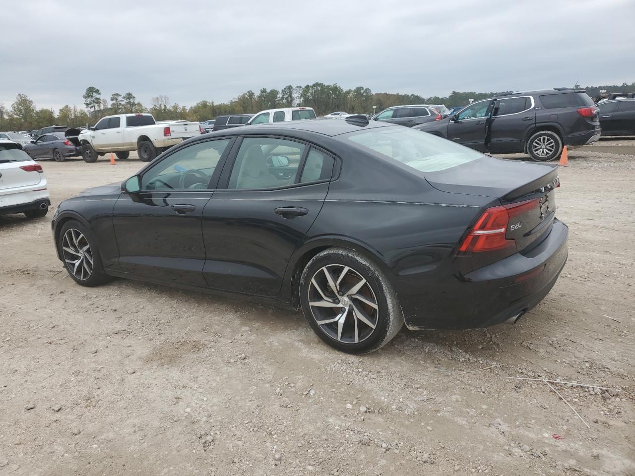 VIN 7JR102FK9KG002916 2019 VOLVO S60 no.2