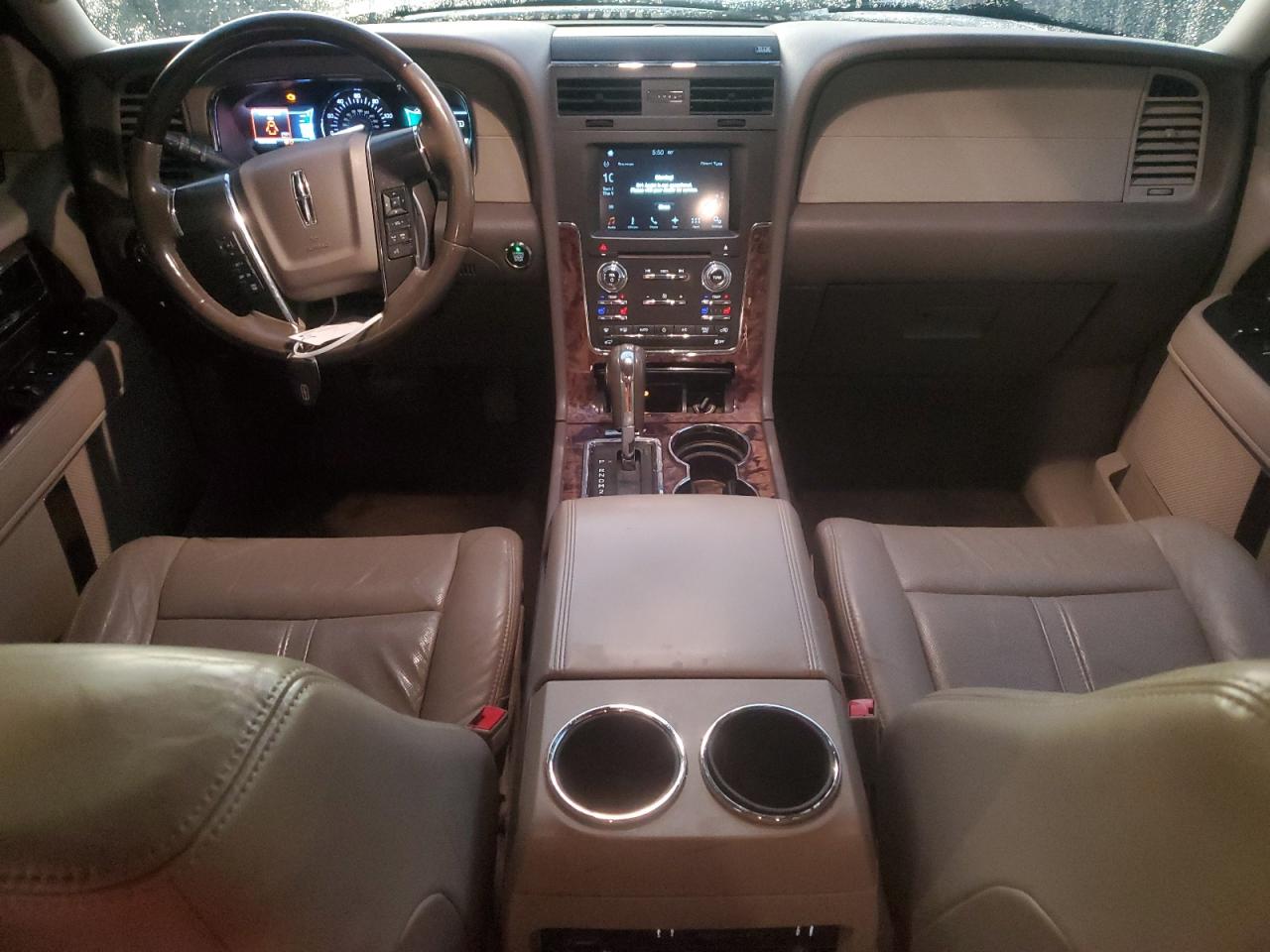 2016 Lincoln Navigator - Image 8