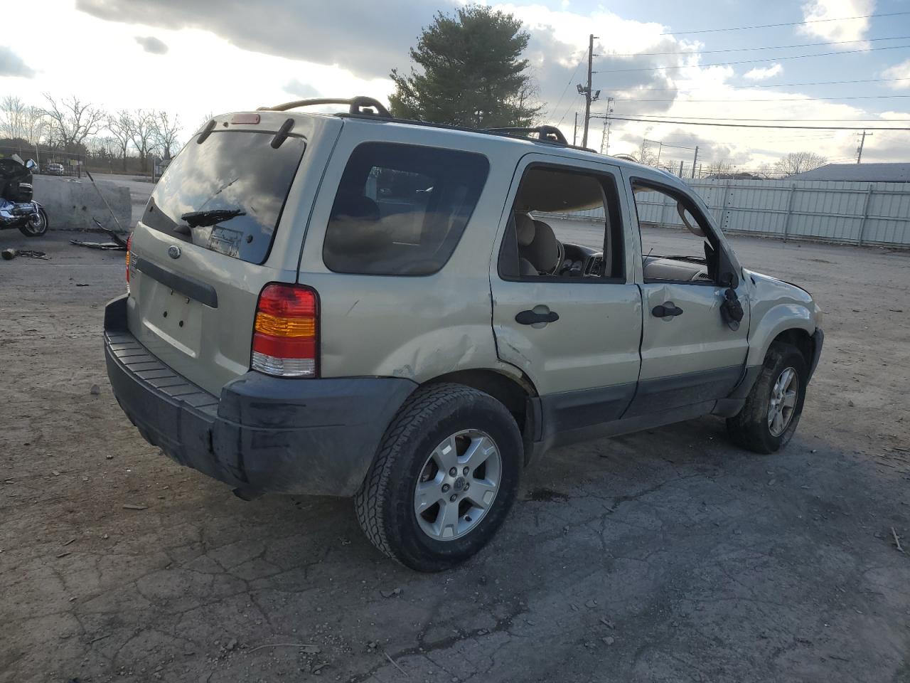2005 Ford Escape - Image 3