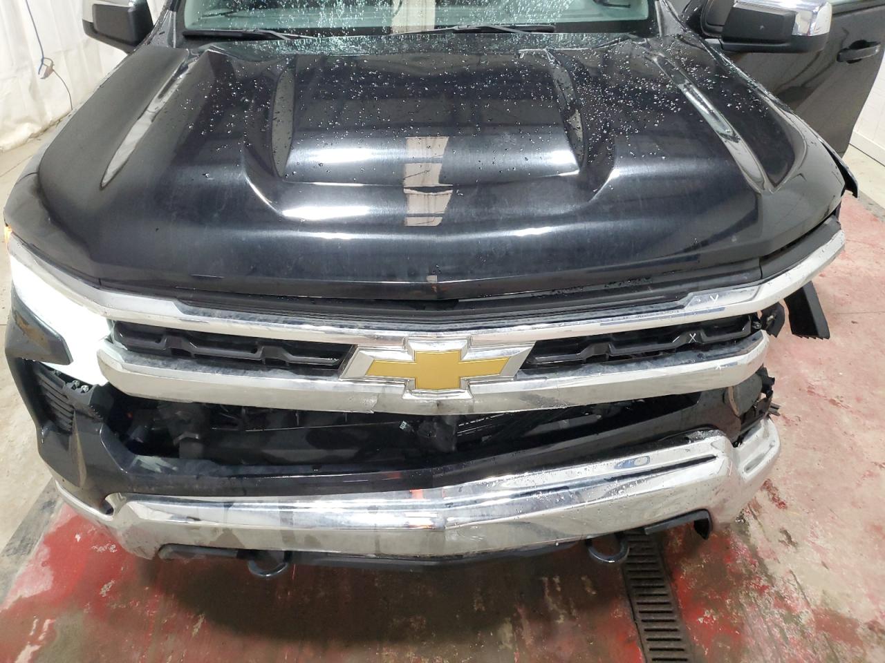 2023 Chevrolet Silverado - Image 11