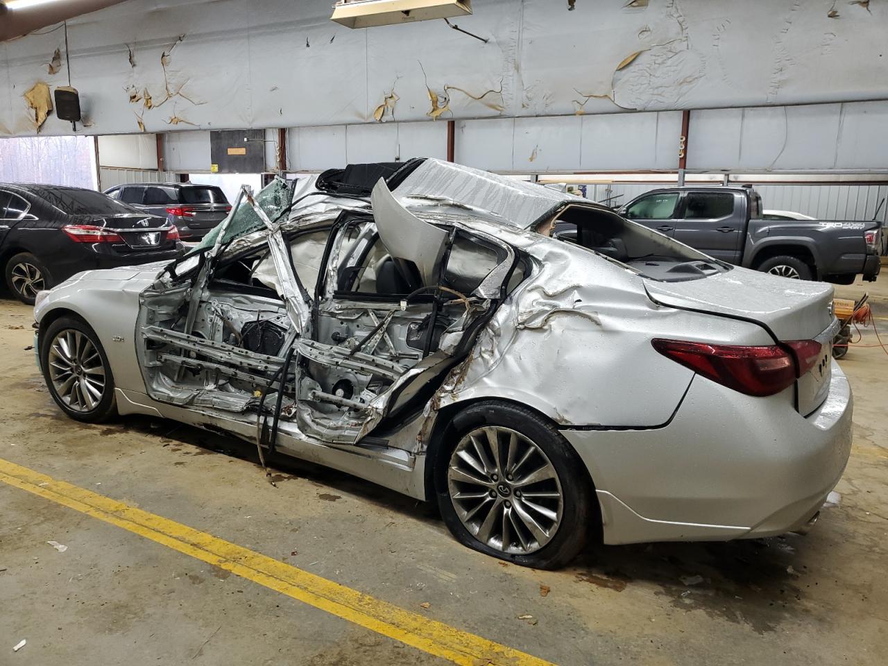 2018 Infiniti Q50 - Image 2