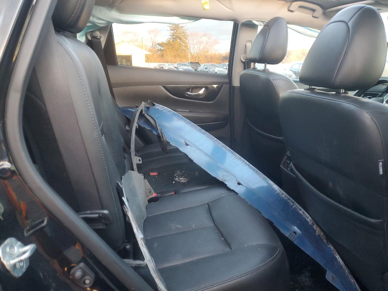 2018 Nissan Rogue - Image 11