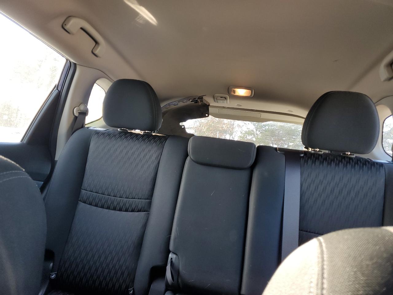 2018 Nissan Rogue - Image 10