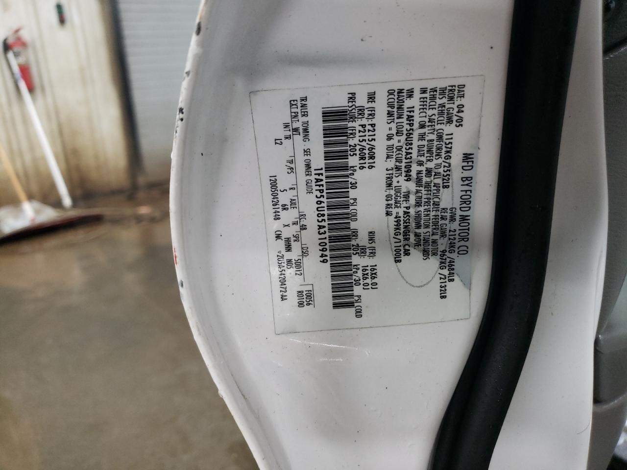 2005 Ford Taurus - Image 12