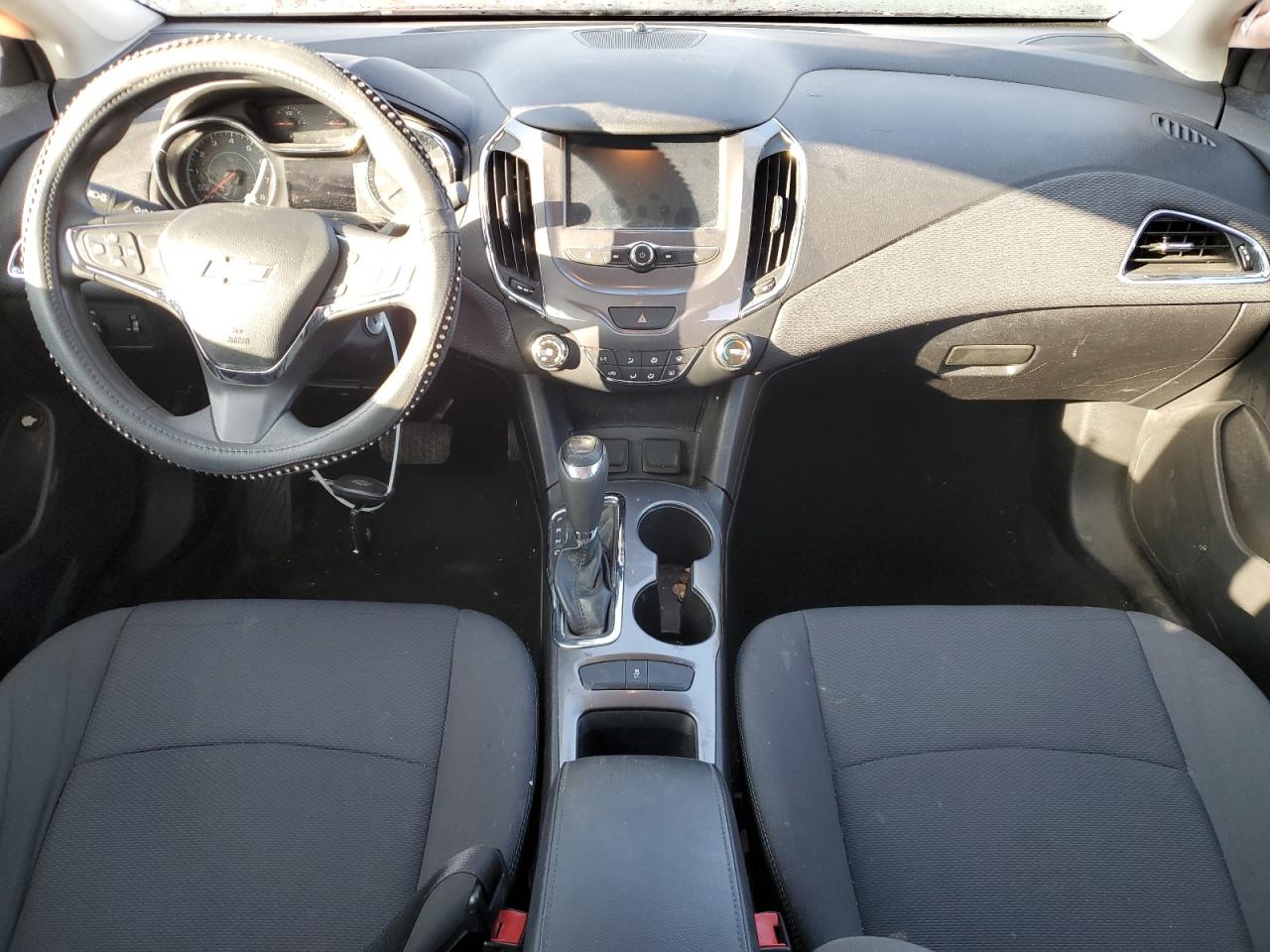 2018 Chevrolet Cruze - Image 8