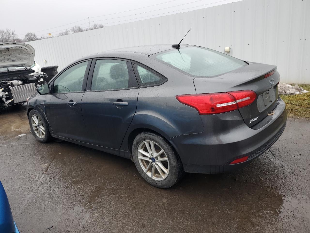 VIN 1FADP3FE2JL214026 2018 FORD FOCUS no.2