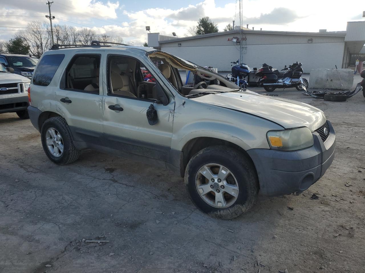 2005 Ford Escape - Image 4