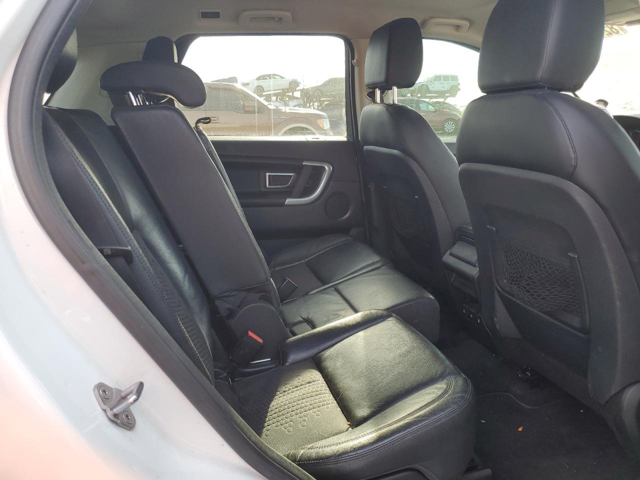 2018 Land Rover Discovery - Image 11