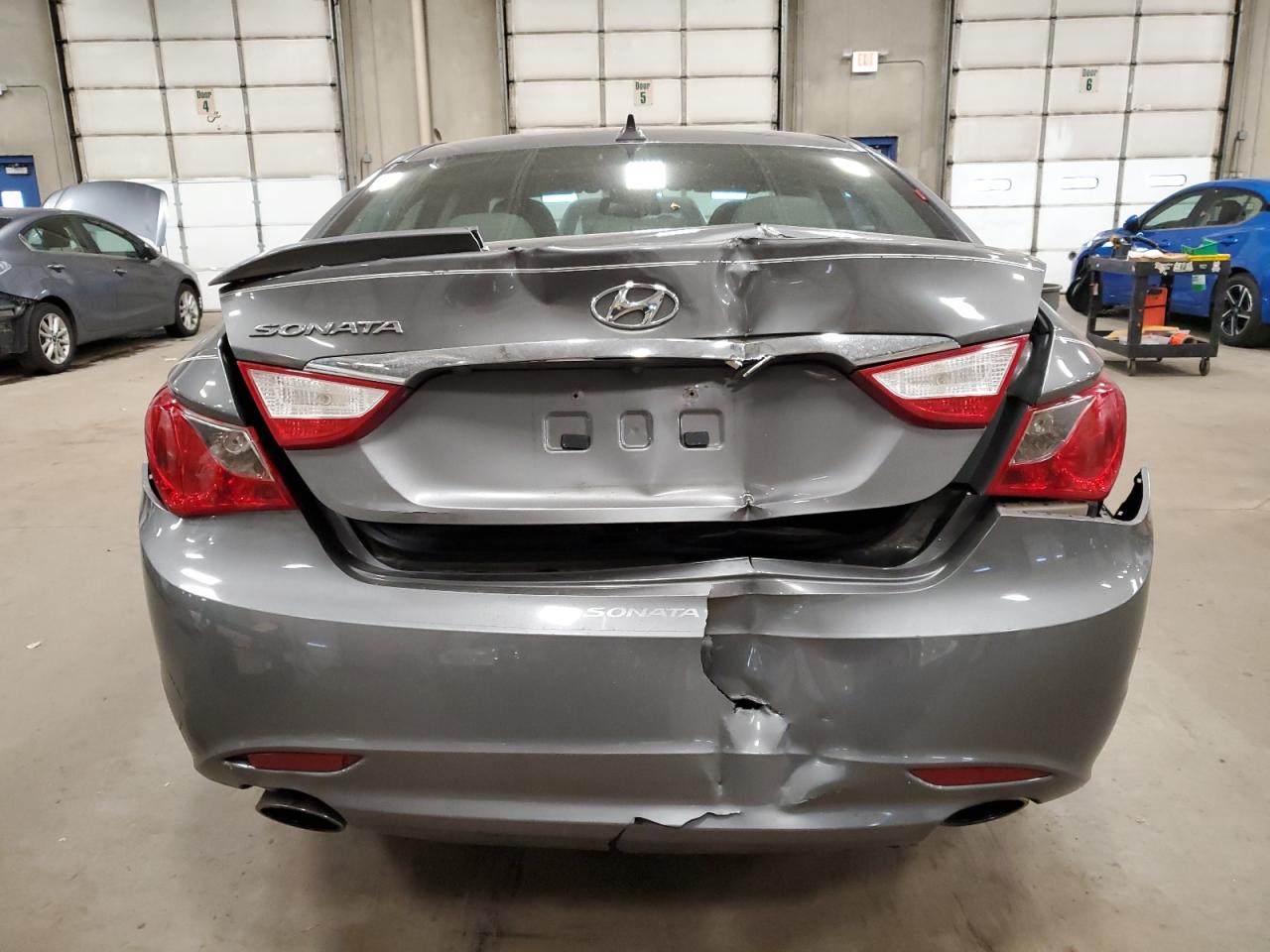 2012 Hyundai Sonata - Image 6