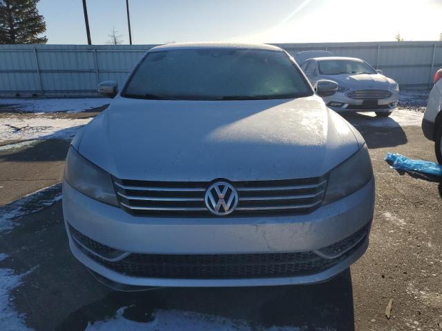  VOLKSWAGEN PASSAT 2015 Silver