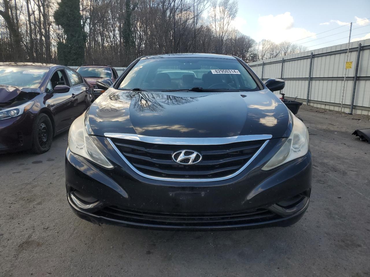 2011 Hyundai Sonata - Image 5