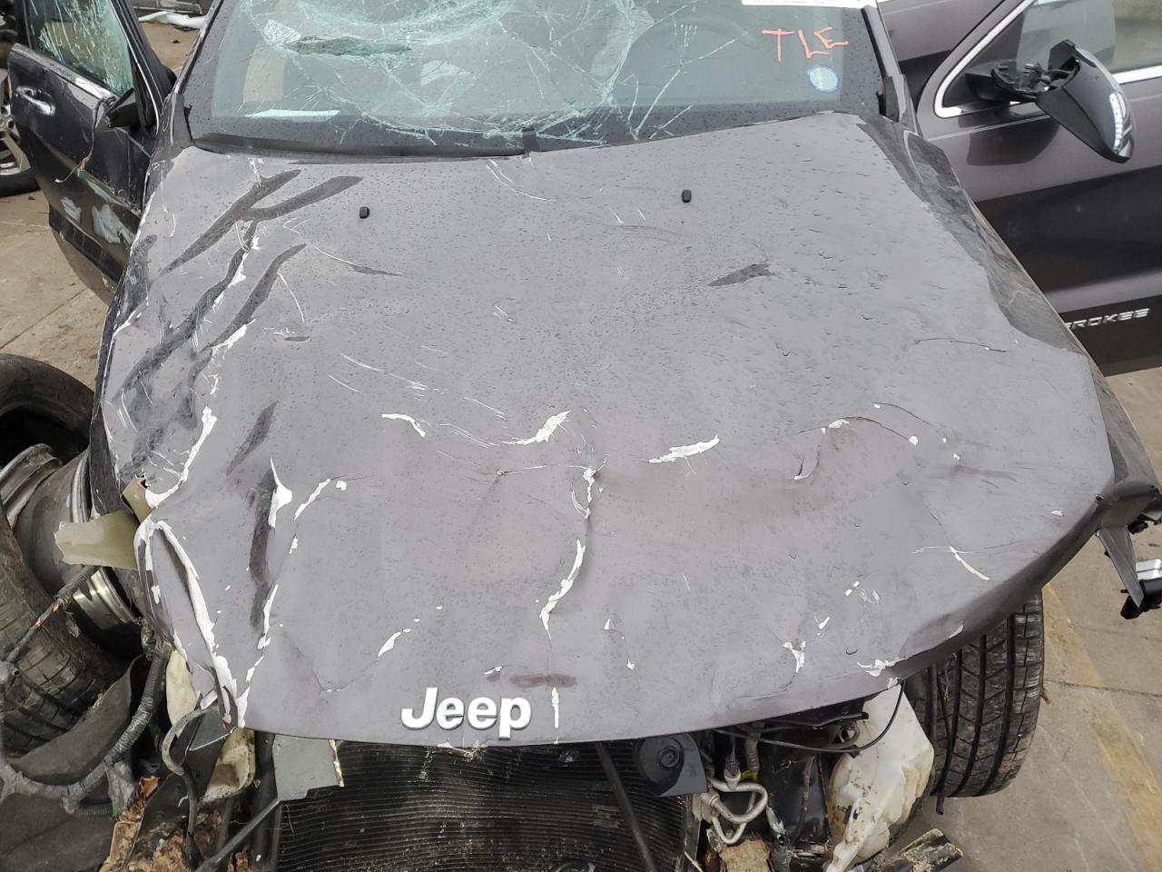 2015 Jeep Grand Cherokee - Image 13
