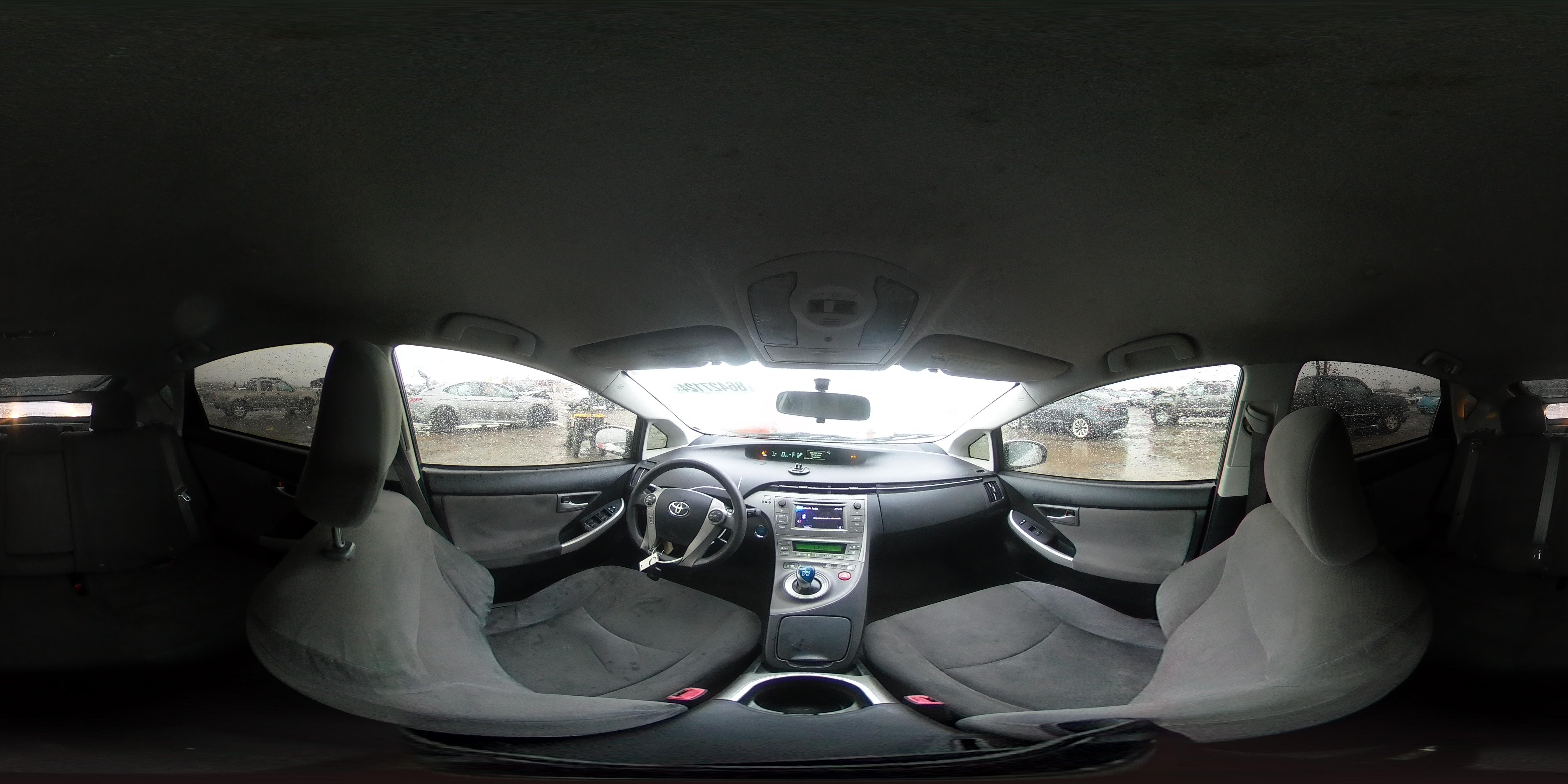 2013 Toyota Prius - Image 12