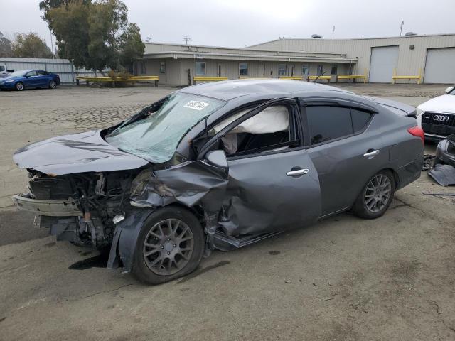  NISSAN VERSA 2018 Szary