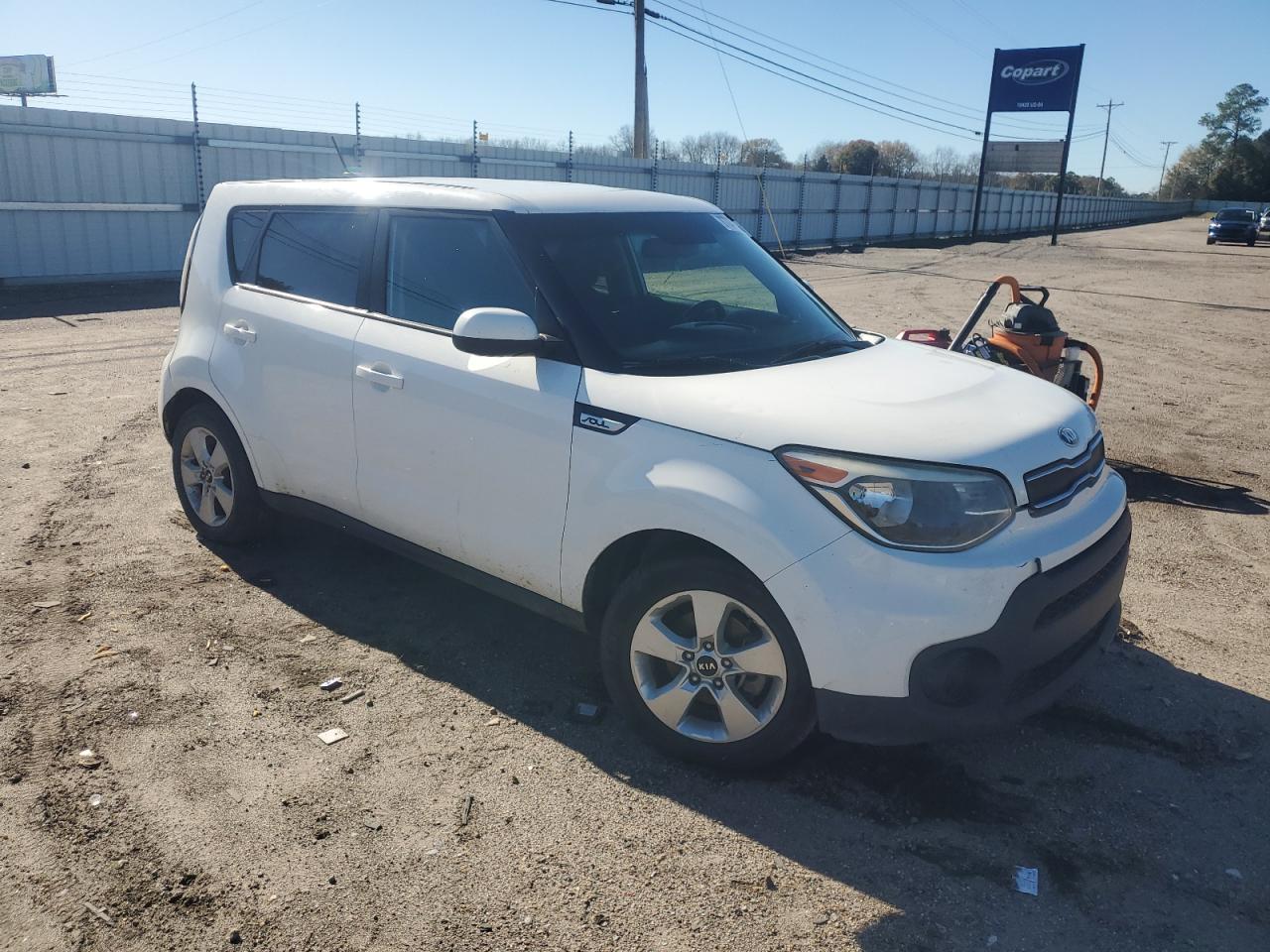 VIN KNDJN2A25J7521404 2018 KIA SOUL no.4