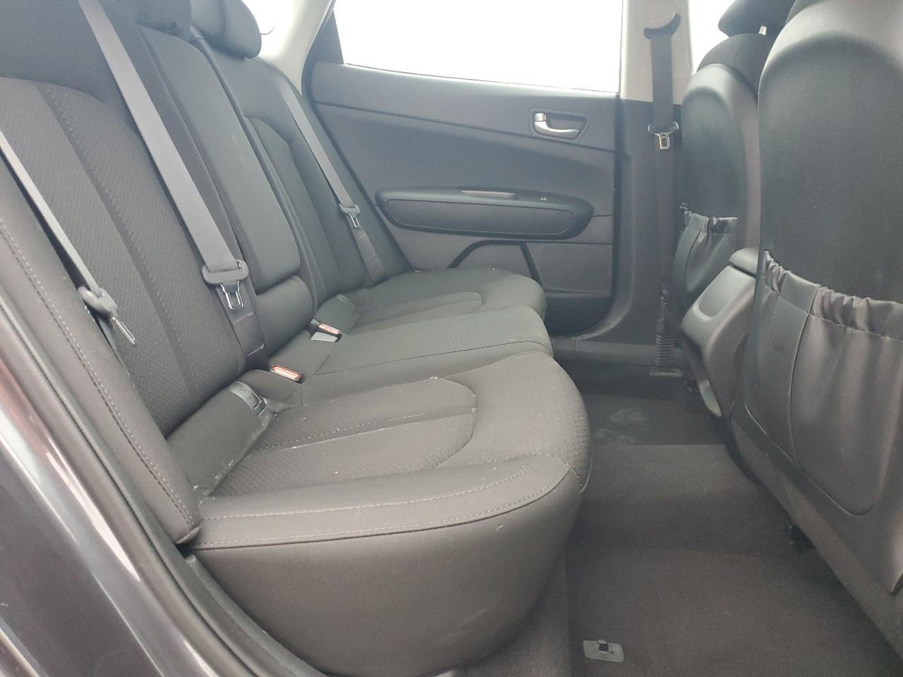 2017 Kia Optima - Image 10