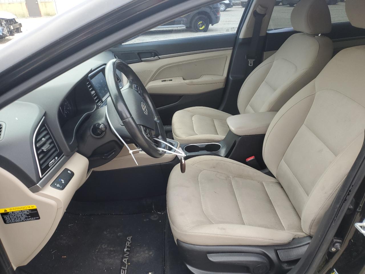 2018 Hyundai Elantra - Image 7