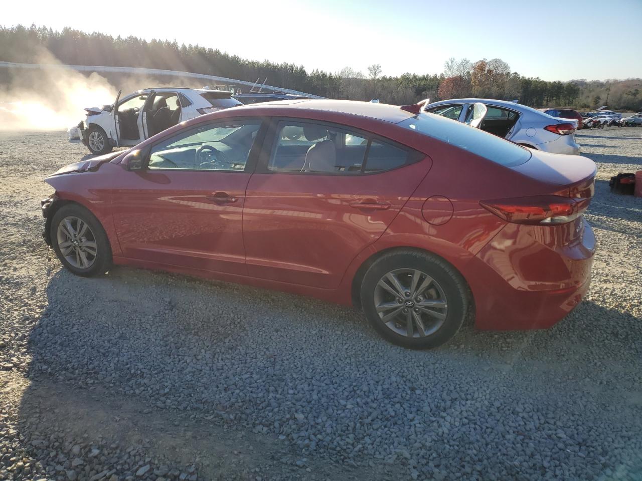 2018 Hyundai Elantra - Image 2