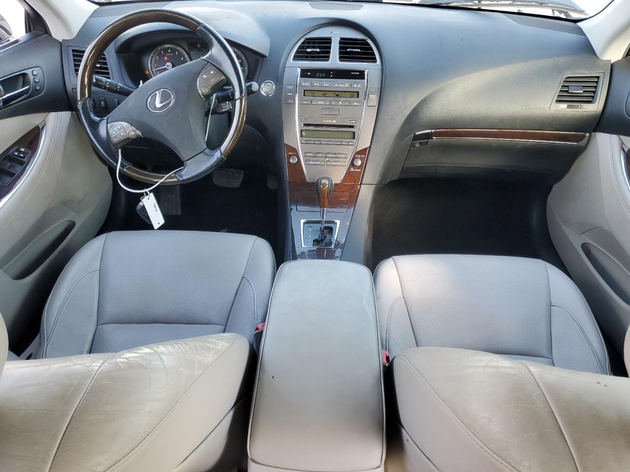 2010 Lexus ES - Image 8