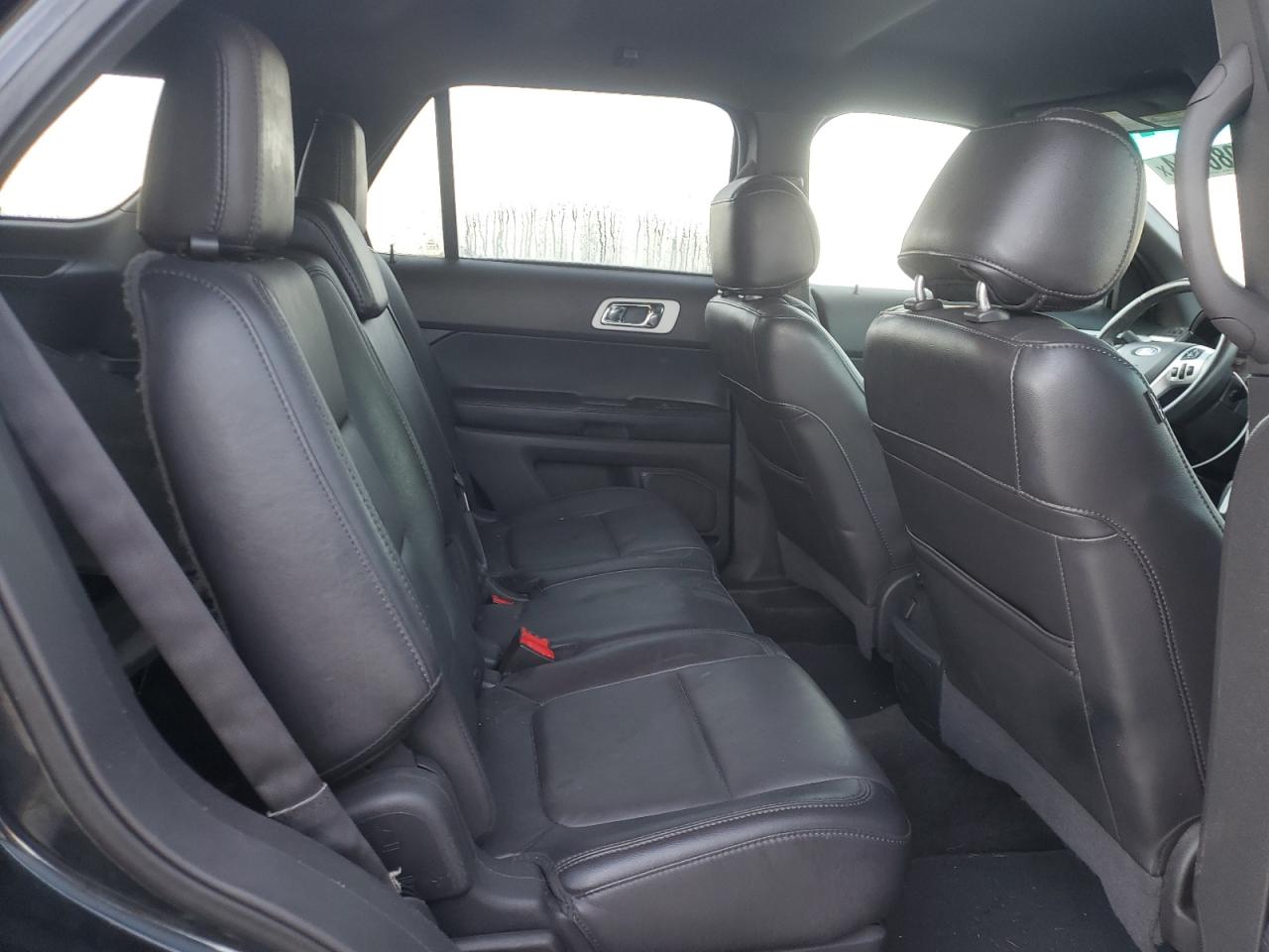 2015 Ford Explorer - Image 11