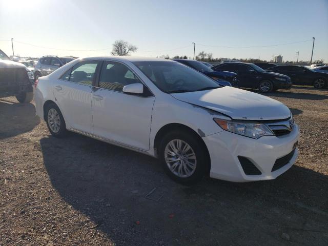  TOYOTA CAMRY 2014 Biały