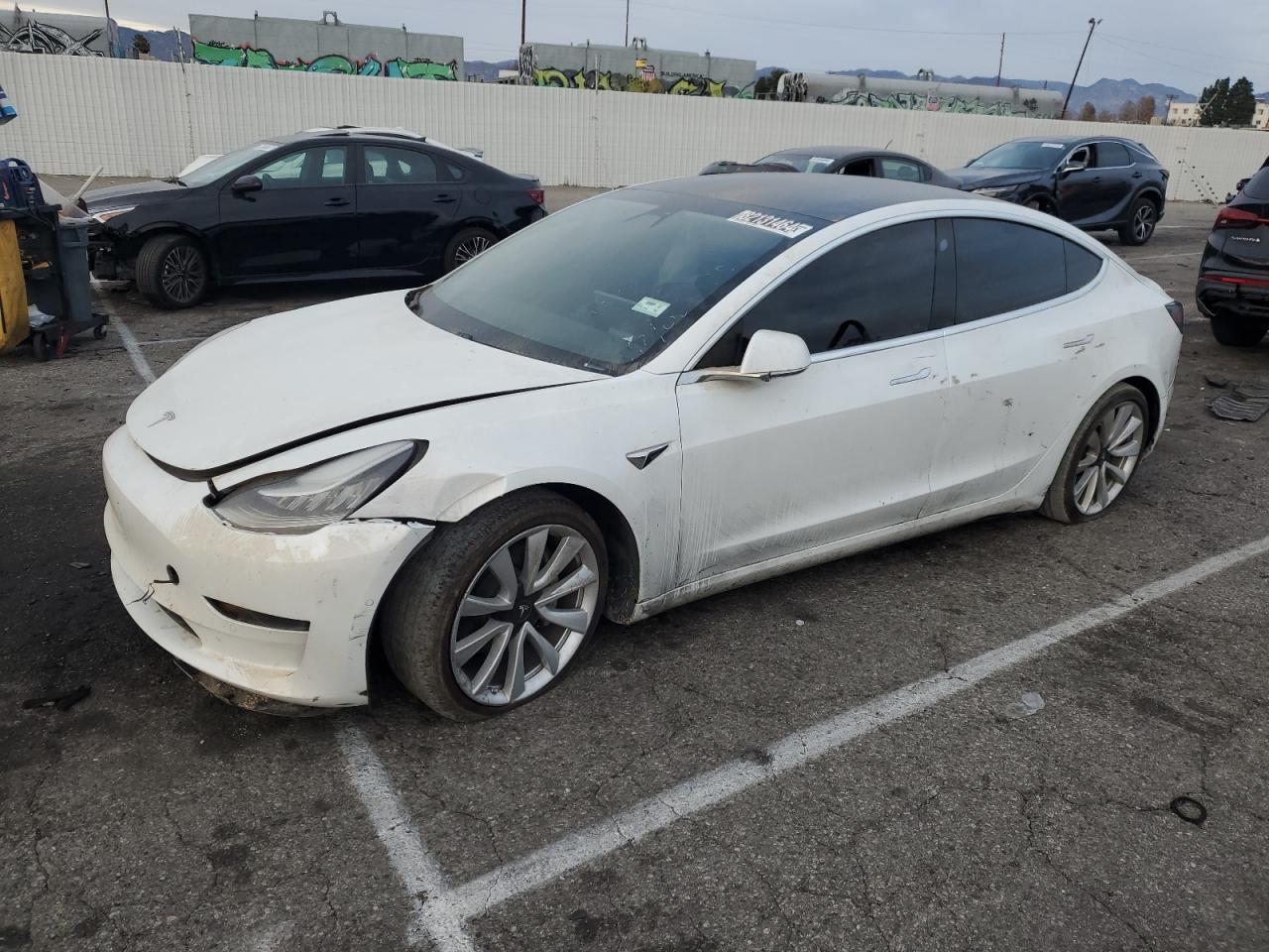 2020 Tesla Model 3 na sprzedaż w Van Nuys, CA - Front End