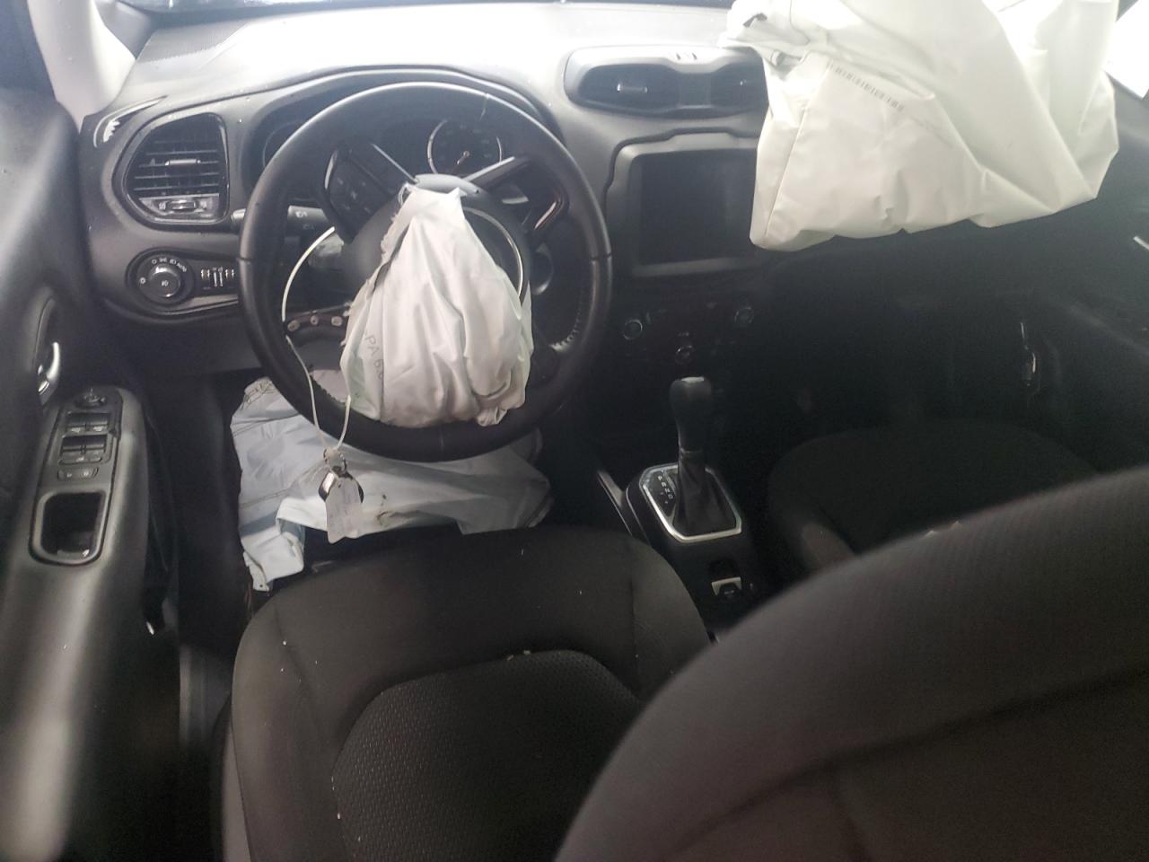 2020 Jeep Renegade - Image 8