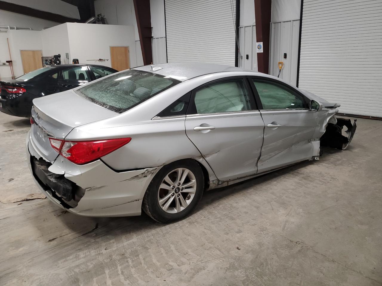 2012 Hyundai Sonata - Image 3