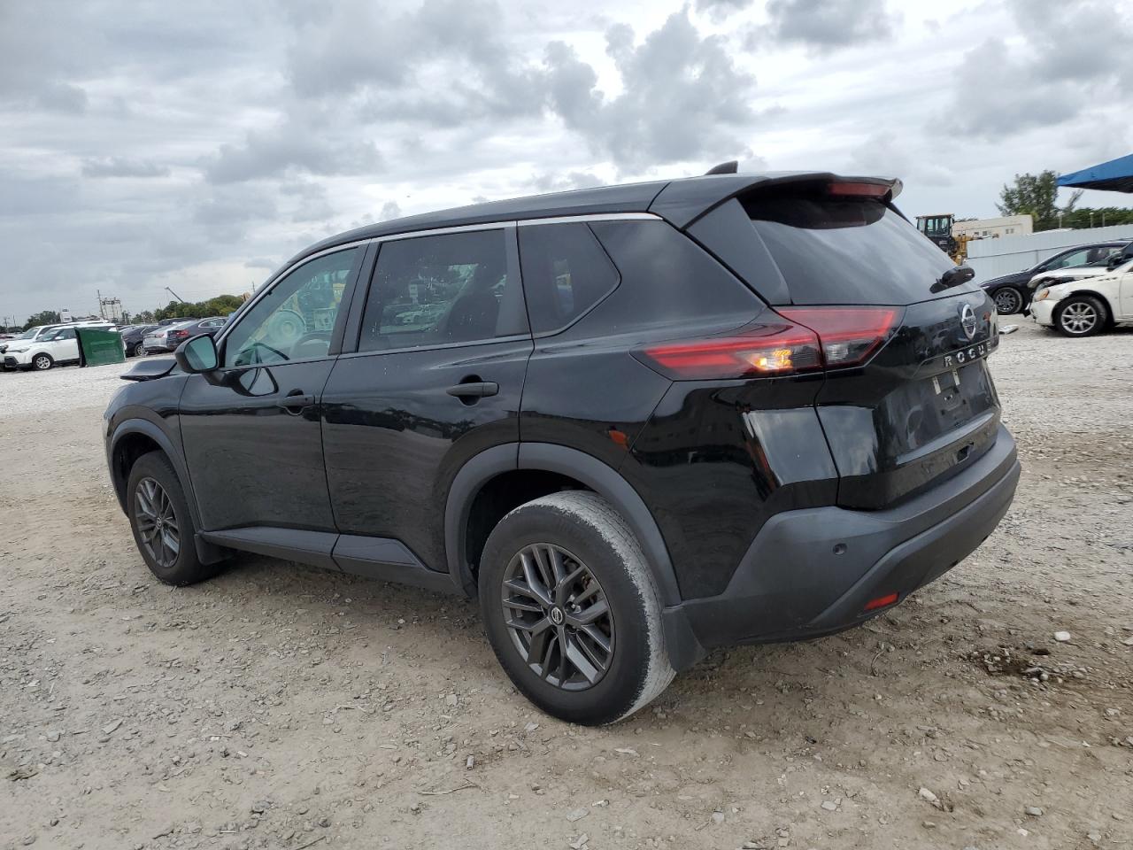 2021 Nissan Rogue - Image 2